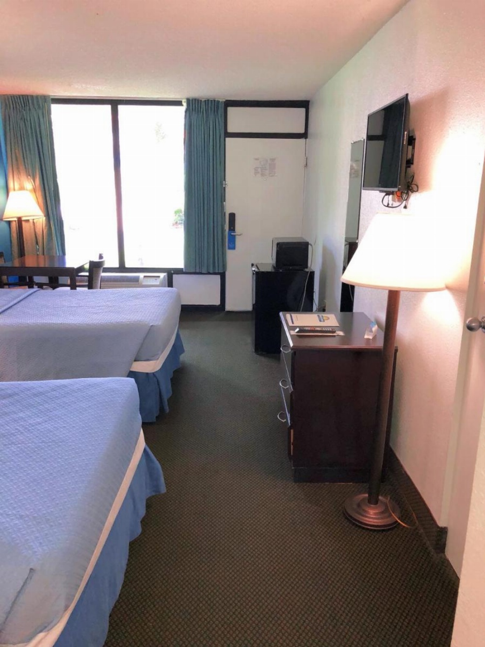 Room image 4
