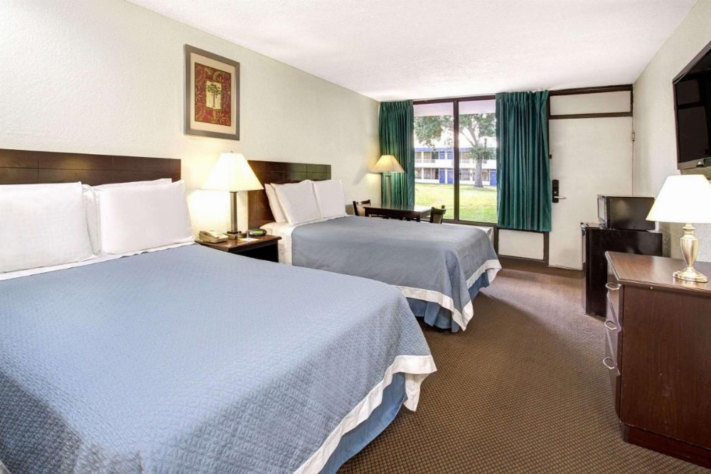 Room image 2