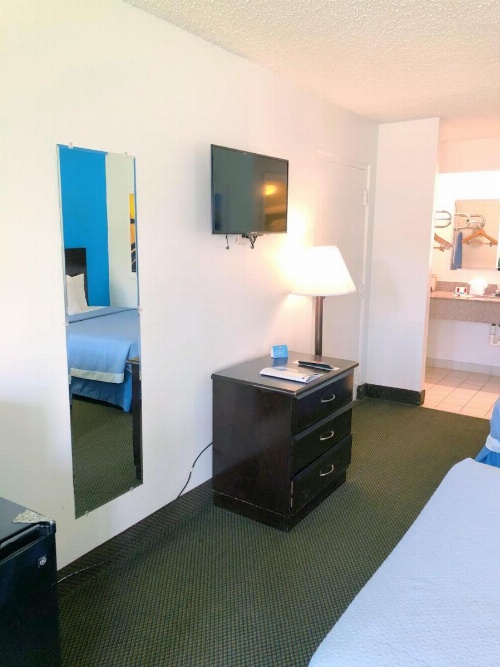 Days Inn by Wyndham Kissimmee FL image 8